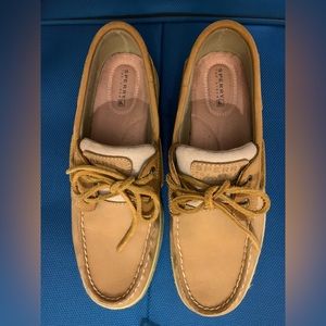 Sperry boat shoes, classic tan style, size 8